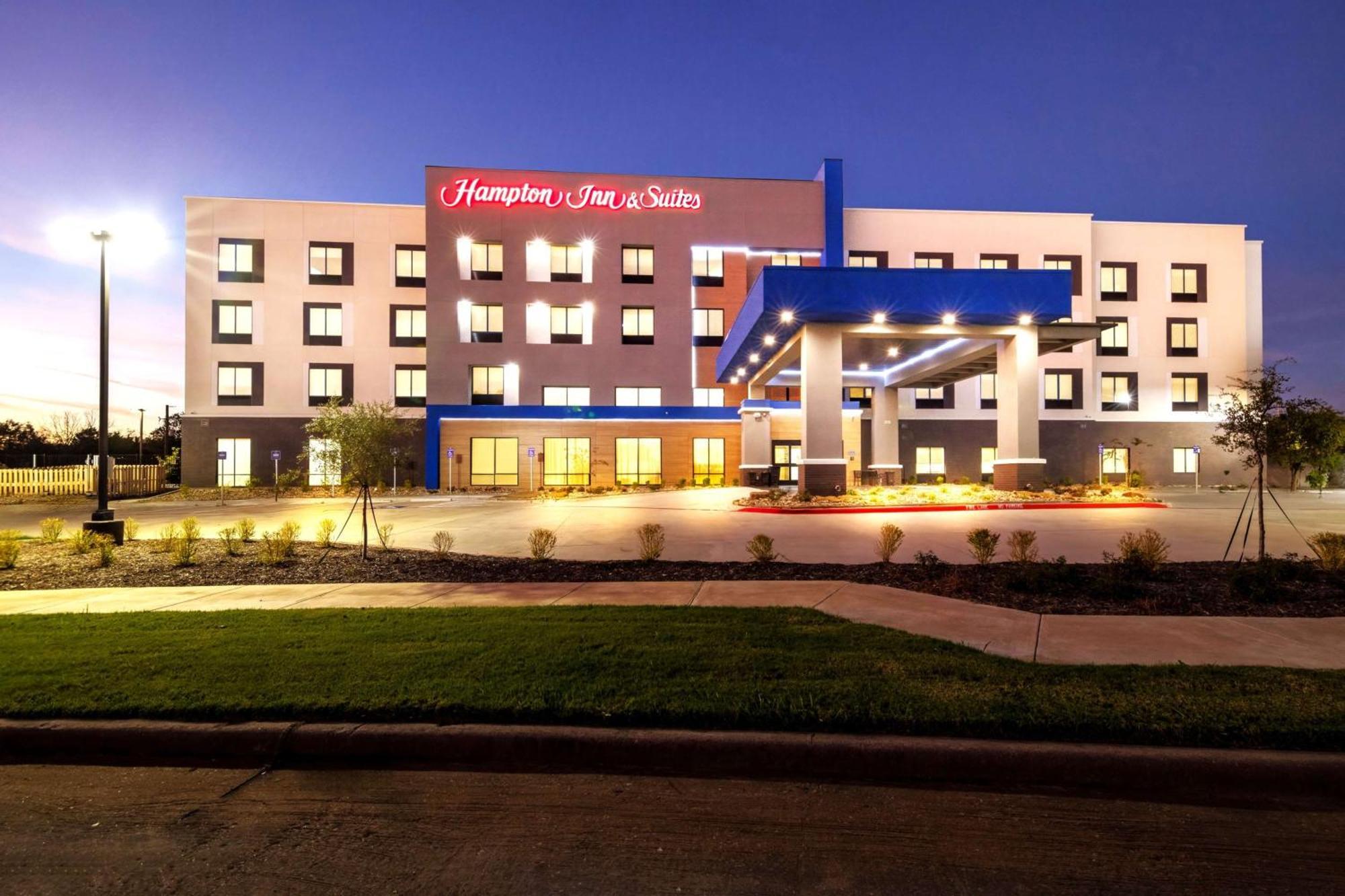 Hampton Inn & Suites Sherman Exterior photo